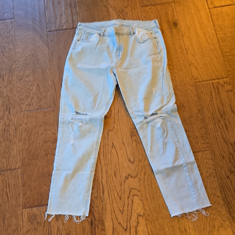 Old Navy Light Blue Cropped Jeans